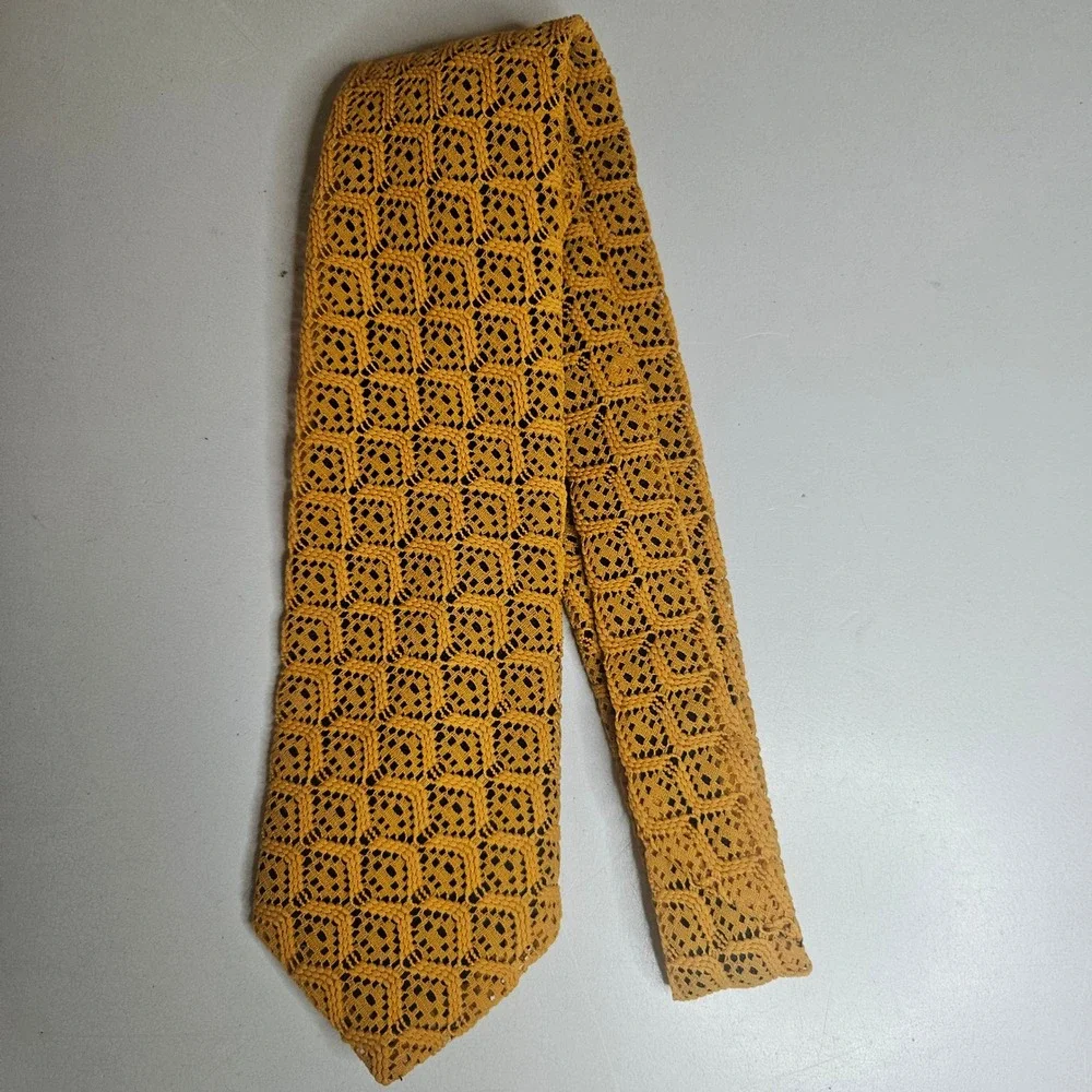 Vtg Harris & Frank Castle Mustard Yellow Crochet Knit Lace Necktie Retro Gold